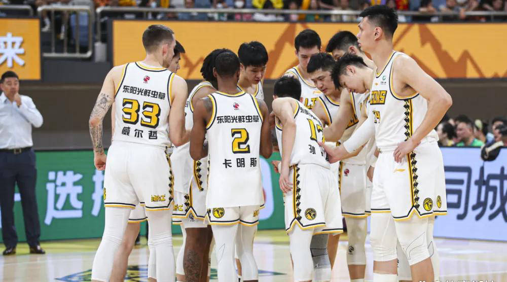 九游体育-关于蒂姆巅峰对决，阿扎伦卡与30激战MAD分钟，战术调整胜负难料！的信息