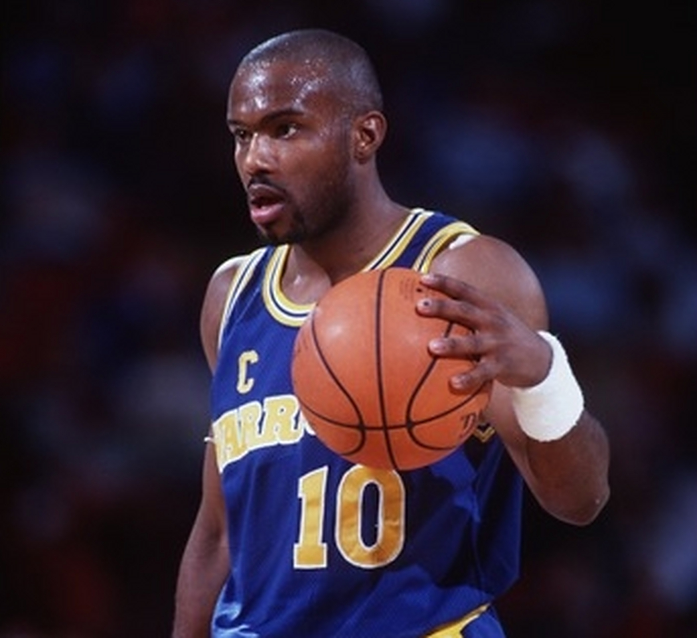 九游-蒂姆回归赛场，关键助攻首场状态亮眼，切尔西观众沸腾！的简单介绍